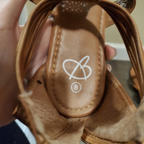 Sandals - Picture 3 of 3